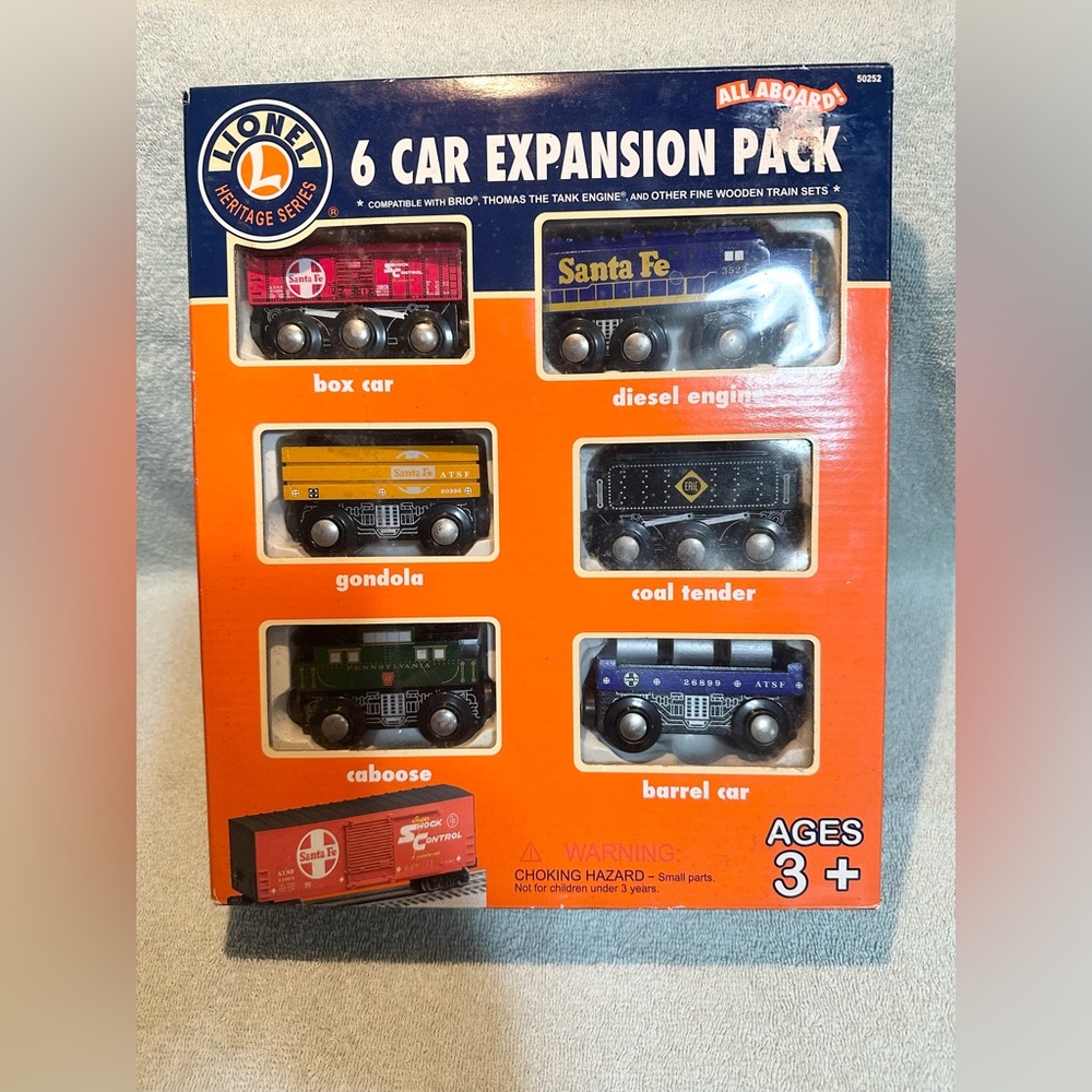 Lionel Heritage Series 2006 Wooden Train Cars, Santa Fe 6 car expansion pack NiB